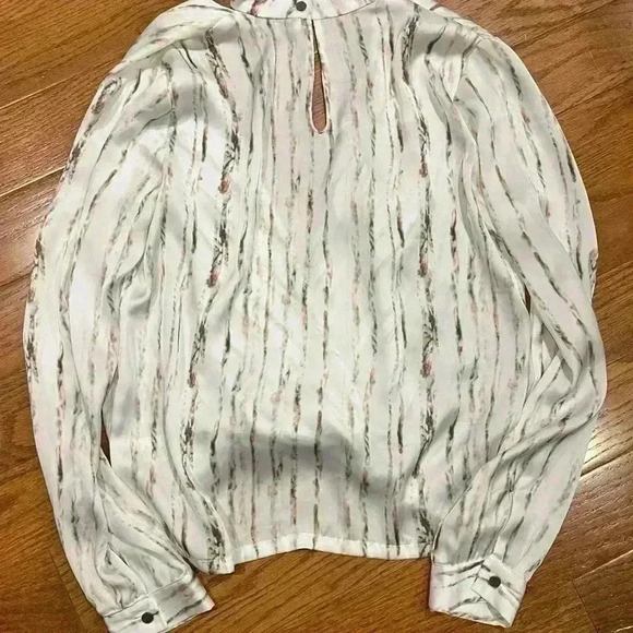 SALE!! Waverly Grey Striped Dress Top Sz 2 Office Going Out Fancy Dressy - Picture 4 of 4